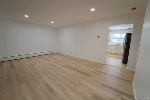 50 Oakcrest Ave, Middle Island, NY, 11953-1413 | Card Image