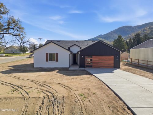 17750 Arlington Place, Tehachapi, CA, 93561 | Card Image