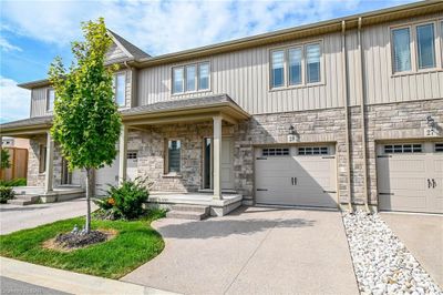 28 - 45 Dorchester Blvd, Townhouse with 5 bedrooms, 3 bathrooms and 2 parking in Saint Catharines ON | Image 1