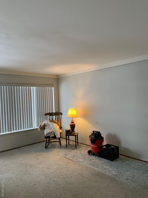 4935 Vista Ct, Sterling Heights, MI, 48310-6663 | Card Image