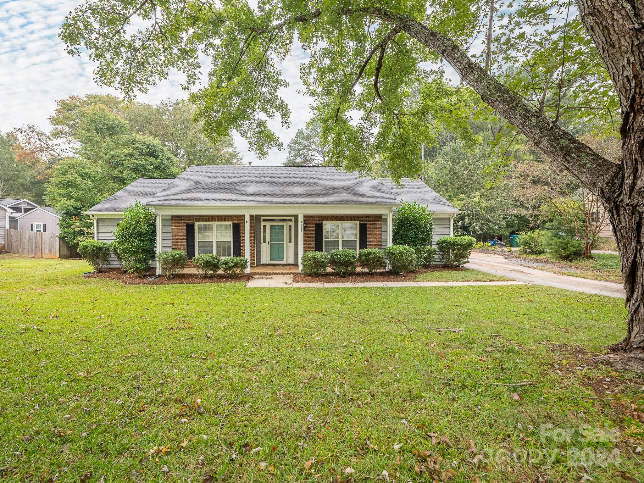 Thornsby Ln, Matthews, NC 28105
