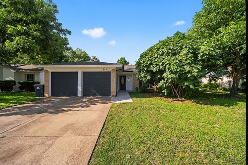 205 Volunteer Dr, Arlington, TX, 76014-3150 | Card Image