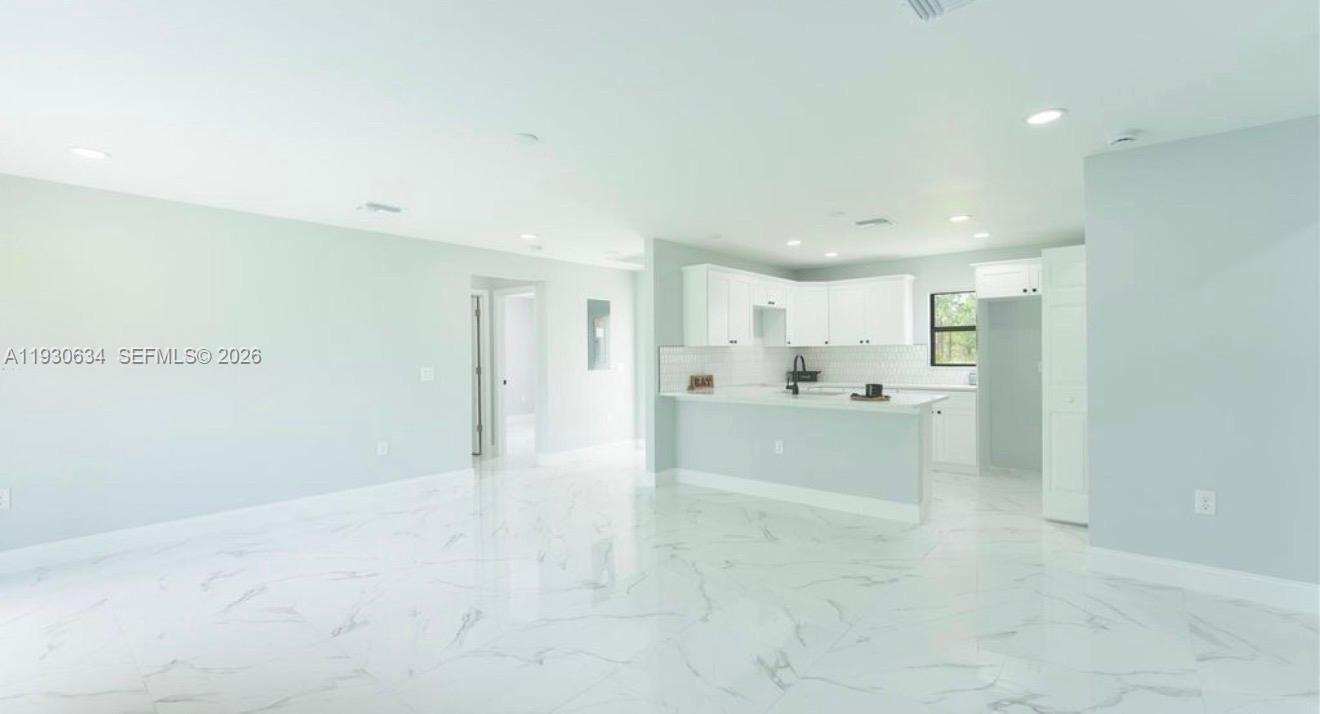 Residential Lease in Lehigh Acres 2