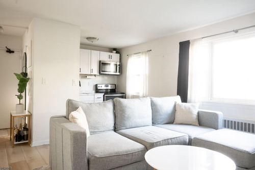 apt-24d-300 Wilson Rd, Springfield, NJ, 07081-2138 | Card Image