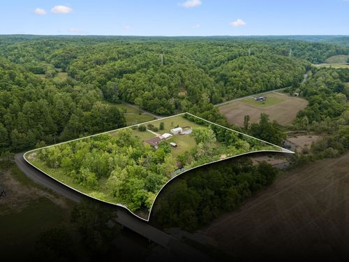 1397 Blue Creek Road E, Waverly, TN, 37185 | Card Image