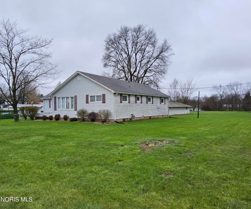 112 Evergreen Ln, Upper Sandusky, OH, 43351-9704 | Card Image