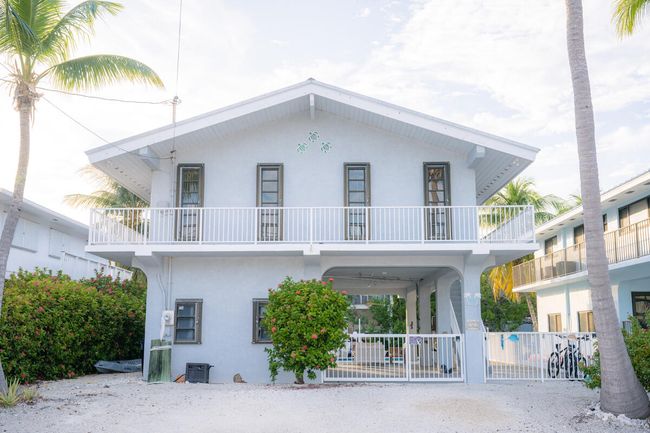 Front | Image 8