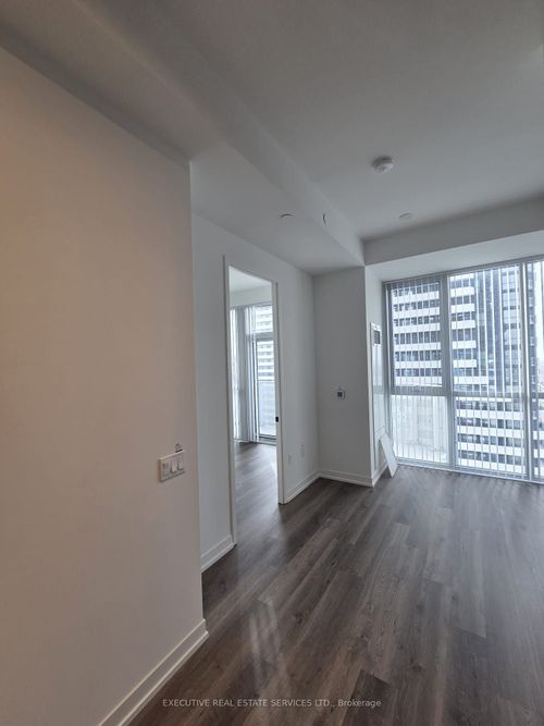 3601-195 Commerce St, Concord, ON, L4K0P9 | Card Image