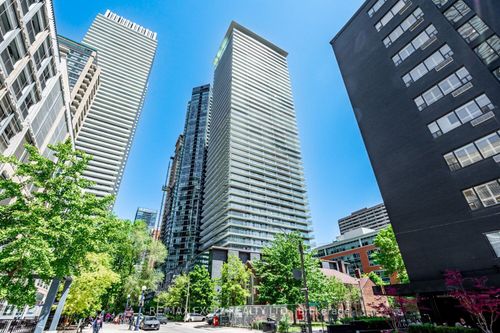 3709-33 Charles St E, Toronto, ON, M4Y0A2 | Card Image