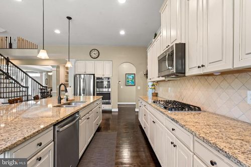 5029 Parkside Ct, WARRENTON, VA, 20187-2432 | Card Image
