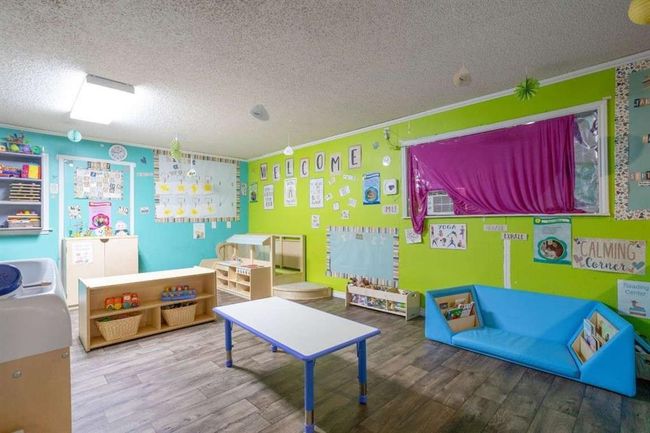 402 W Converse St, House other with 5 bedrooms, 1 bathrooms and null parking in Weimar TX | Image 25