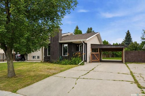 1718 Mckercher Dr, Saskatoon, SK, S7H5E2 | Card Image