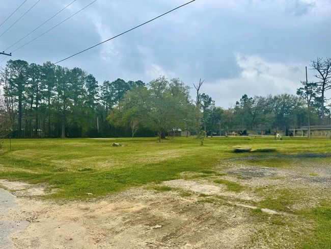 2415 Tucker Rd, House other with 3 bedrooms, 2 bathrooms and 2 parking in Silsbee TX | Image 11