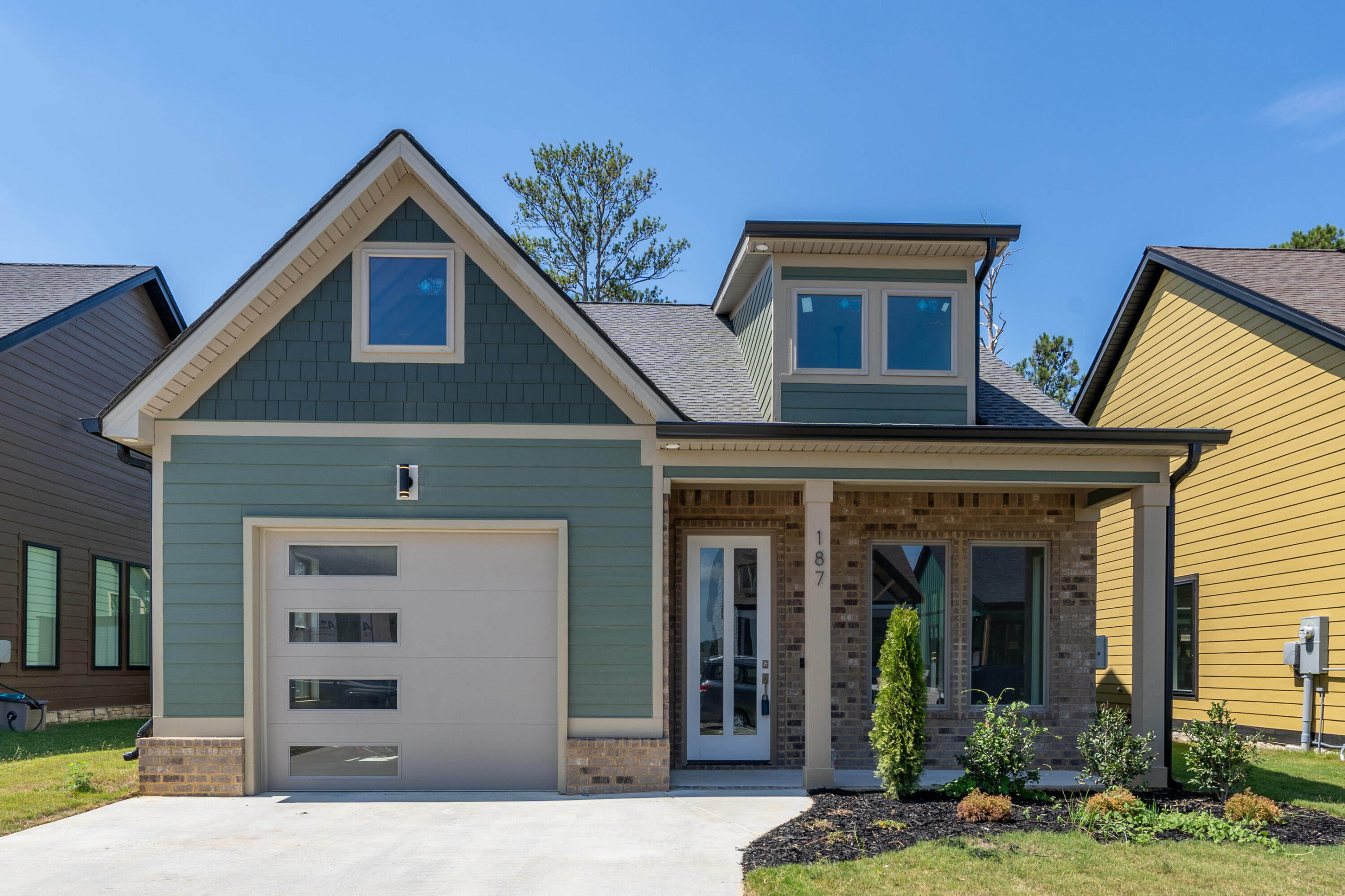 Idle Pl, Rossville, GA 30741