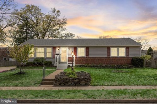 330 Harrison Ave, WEST BERLIN, NJ, 08091-2101 | Card Image