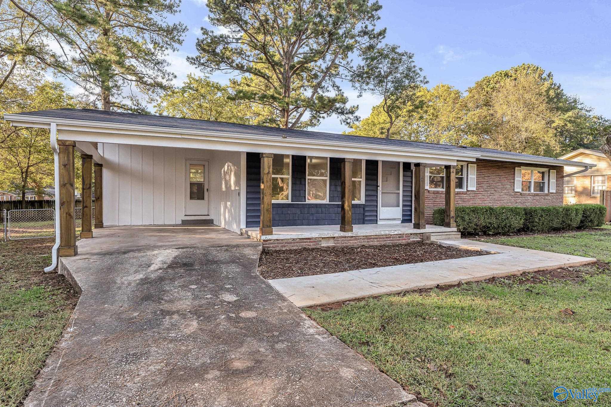 Vogel Dr, Huntsville, AL 35810