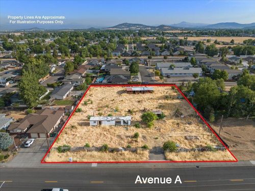 3131 Avenue A, White City, OR, 97503-1751 | Card Image