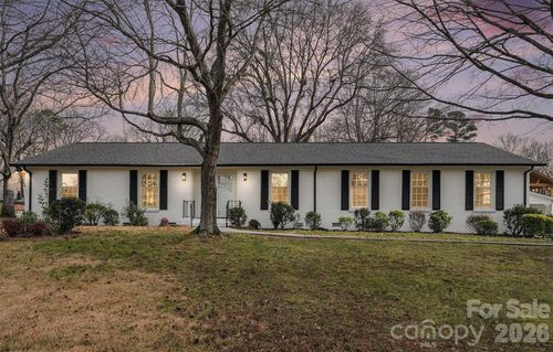 8616 Fallsdale Dr, Charlotte, NC, 28214-1132 | Card Image