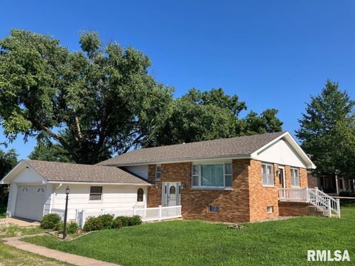 328 N Illinois St, Camp Point, IL, 62320-1007 | Card Image