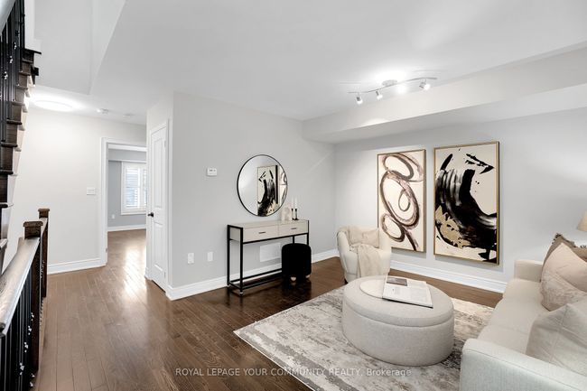 15 Hiawatha Crt, House attached with 3 bedrooms, 4 bathrooms and 1 parking in Vaughan ON | Image 19