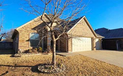 1801 Savannah Ln, Edmond, OK, 73003-9425 | Card Image