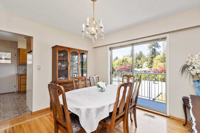 565 Midvale Street, House other with 4 bedrooms, 2 bathrooms and 6 parking in Coquitlam BC | Image 5