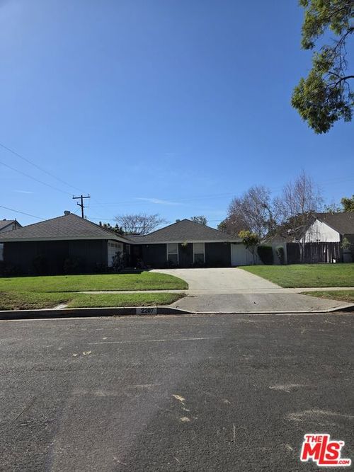 2207 Braeburn Ave, Fullerton, CA, 92831-1507 | Card Image