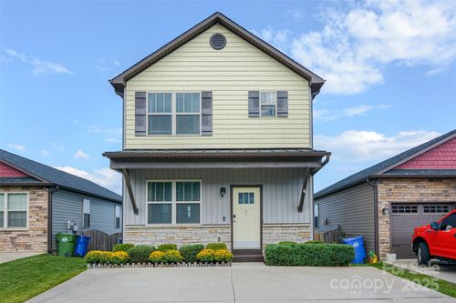 31 Harrelson Ln, Fletcher, NC, 28732-0330 | Card Image