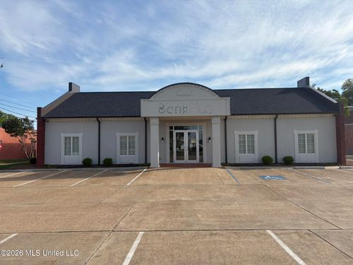 100 N Sharpe Avenue, Cleveland, MS, 38732 | Card Image