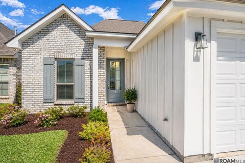 15627 Fields Creek Ave, Baton Rouge, LA, 70816-5402 | Card Image