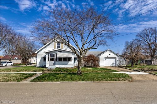 334 W 4th St, Dover, OH, 44622-3106 | Card Image