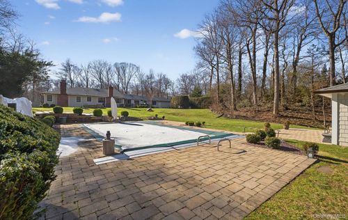 15 Tiber Rd, Syosset, NY, 11791-1110 | Card Image