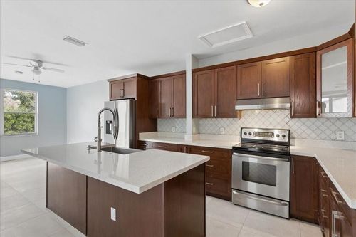 15895 Nw 5th St, Pembroke Pines, FL, 33028-1570 | Card Image