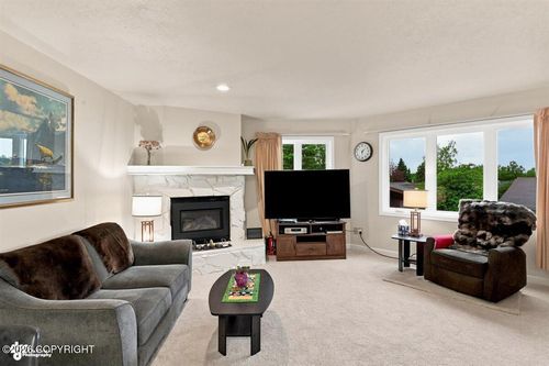 2a-347 Dailey Ave, Anchorage, AK, 99515 | Card Image
