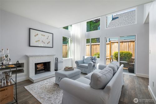 apt-b-8424 26th Ave Sw, Seattle, WA, 98106-3252 | Card Image