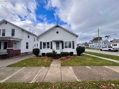 1001 Perry St, House other with 3 bedrooms, 1 bathrooms and 1 parking in Sandusky OH | Image 2