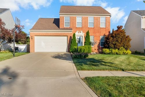 132 Stonefield Dr, Berea, OH, 44017-3128 | Card Image