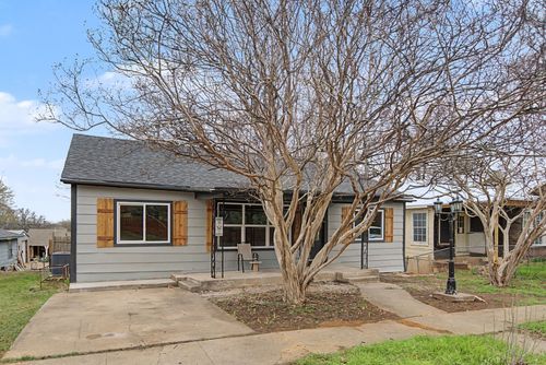 1411 W Gandy St, Denison, TX, 75020-3411 | Card Image