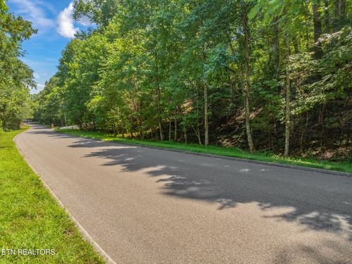 115 Lake Harbor Dr, Lenoir City, TN, 37772-2049 | Card Image