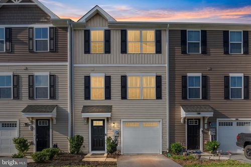 34 Snickers Ct, MARTINSBURG, WV, 25403-1694 | Card Image