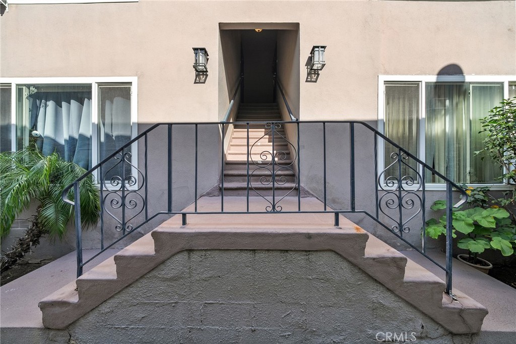 Commercial Sale in Los Angeles 3