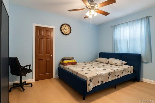 1309 Herschell St, Bronx, NY, 10461-3622 | Card Image