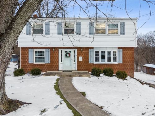 208 Crescent Garden Dr, Penn Hills, PA, 15235-3541 | Card Image