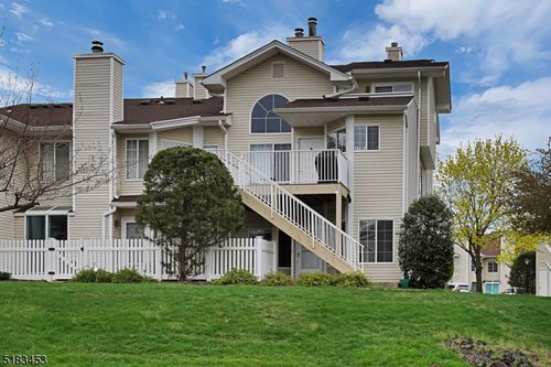 78 Academy Ct, Bedminster, NJ, 07921-1806 | Card Image