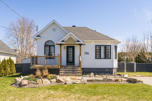 196 16e Avenue, Saint-Zotique, QC, J0P1Z0 | Card Image