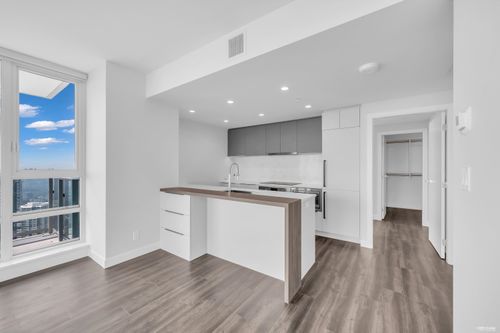 4801-567 Emerson St, Coquitlam, BC, V3J0M8 | Card Image