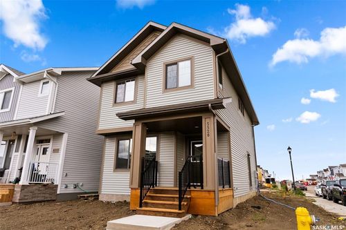 5520 Nicholson Ave E, Regina, SK, S4V4B4 | Card Image