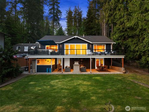 15430 Lakeview Ave, Stanwood, WA, 98292-8905 | Card Image