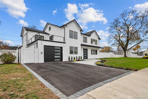 2 Orchid Rd, Levittown, NY, 11756-2002 | Card Image