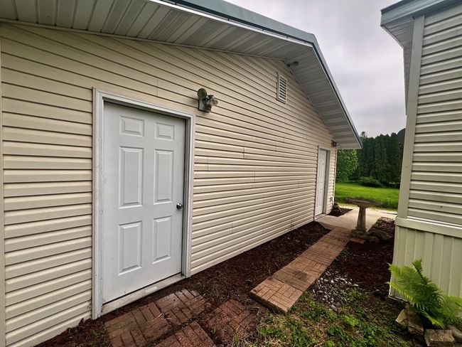 19698 County Road Br, Home with 3 bedrooms, 2 bathrooms and null parking in ROCKBRIDGE WI | Image 86